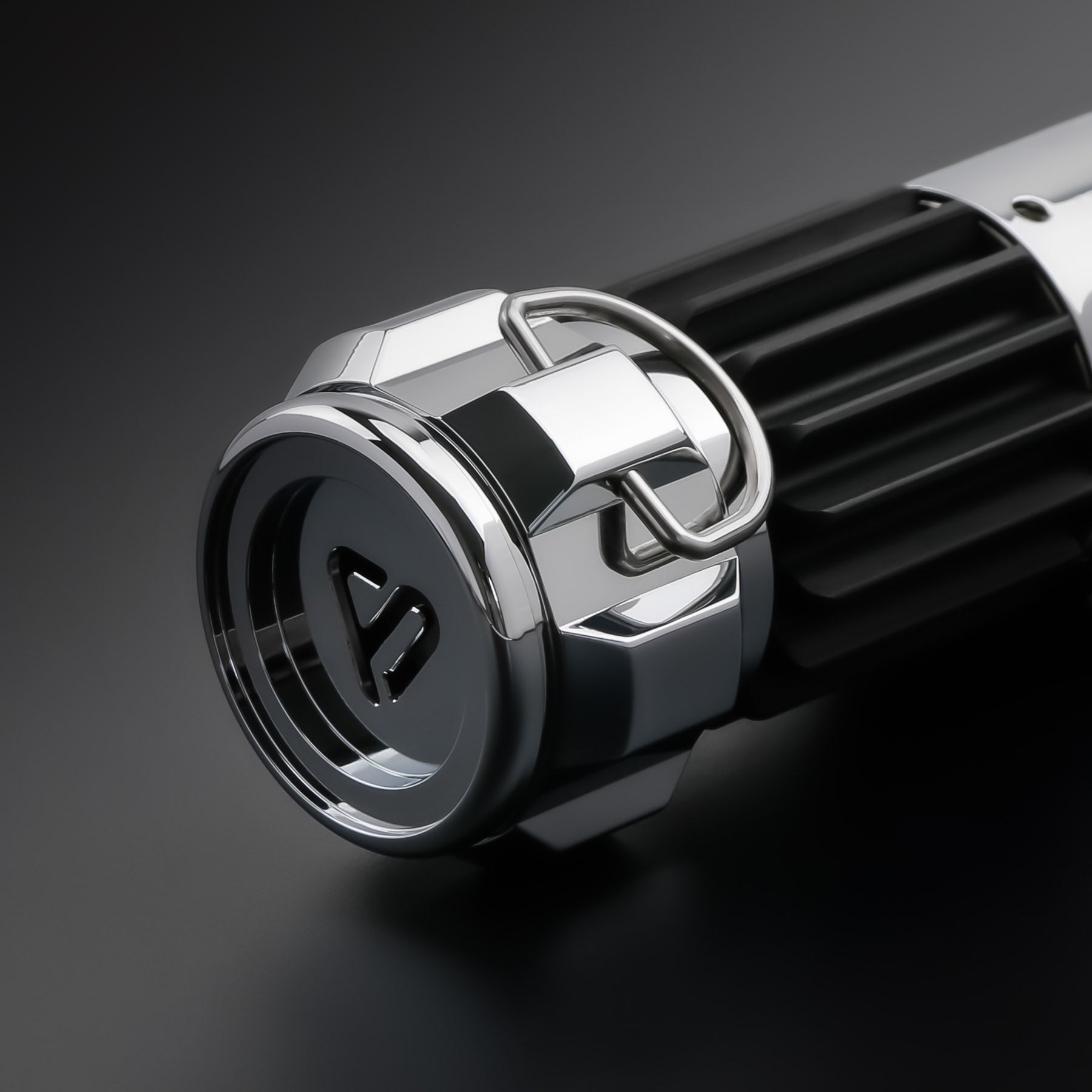 Obi Wan Kenobi (Crystal Chamber) - Neopixel Combat Lightsaber Pommel